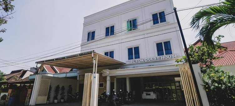 红门酒店-近爱马仕皇宫棉兰波罗尼亚(RedDoorz Near Hermes Place Polonia Medan)图片