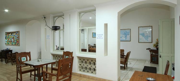 普禾加多贝萨尔酒店(Hotel Besar Purwokerto)图片