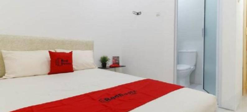 红多兹Plus酒店@卡布克商业区(RedDoorz Plus @ Kapuk Business Park)图片