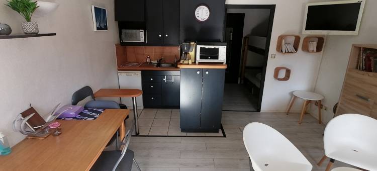 Studio Quiberon, with terrace, sleeps 4图片