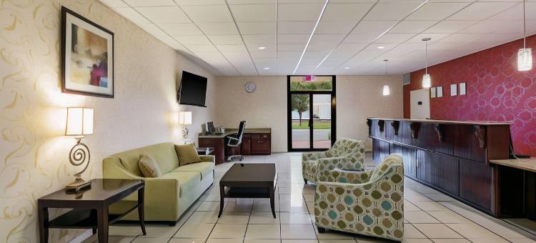 尤福拉湖附近凯艺套房酒店(Quality Inn & Suites Near Lake Eufaula)图片