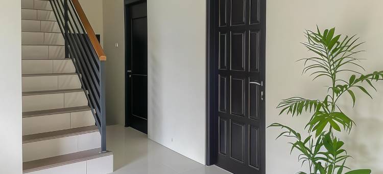 红门伊斯兰酒店靠近马迪温火车站2号(RedDoorz Syariah Near Stasiun Madiun 2)图片