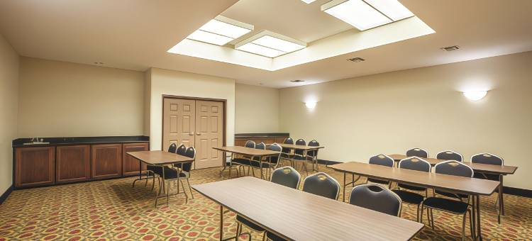 希尔斯伯勒拉昆塔温德姆套房酒店(La Quinta Inn & Suites by Wyndham Hillsboro)图片