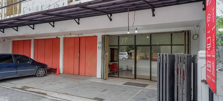 红多兹酒店-近太平洋购物中心2(RedDoorz Near Pacific Mall Tegal 2)图片