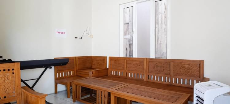 红多兹酒店-肯德尔南卡利文古公路(RedDoorz @ Jalan Raya Kaliwungu Selatan Kendal)图片