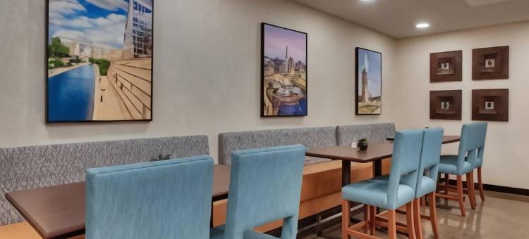印第安纳波利斯北金字塔贝斯特韦斯特优质酒店(Best Western Plus Indianapolis North at Pyramids)图片