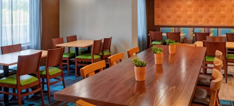 里士满万豪万枫酒店(Fairfield Inn Richmond)图片