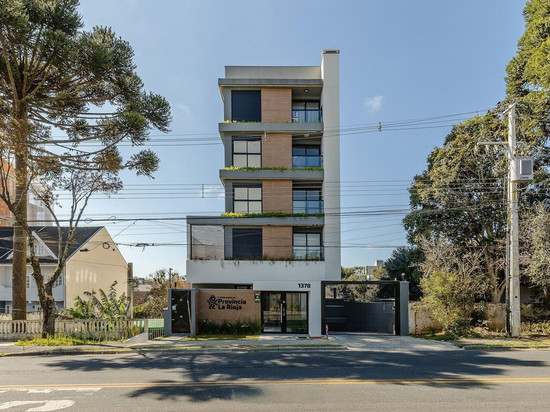 靠近阿拉梅歌剧院的公寓带车库 PLA0408