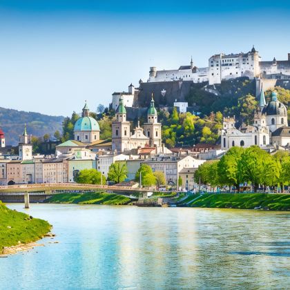 波兰+匈牙利+斯洛伐克+奥地利+捷克13日跟团游