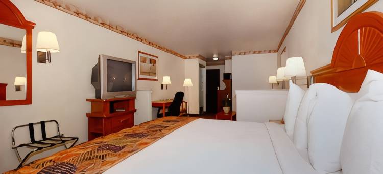 亨丽埃塔贝斯特韦斯特套房酒店(Best Western Henrietta Inn  Suites)图片