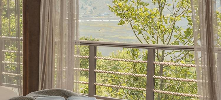 喜马拉雅山湖景楼阁(The Pavilions Himalayas Lake View)图片