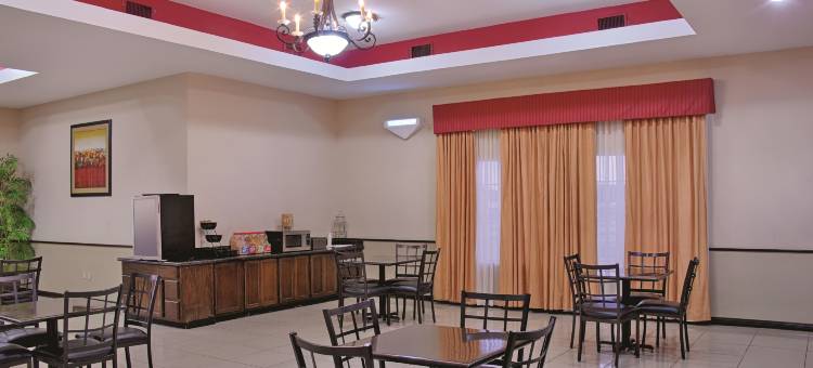 艾丽斯拉昆塔温德姆套房酒店(La Quinta Inn & Suites by Wyndham Alice)图片