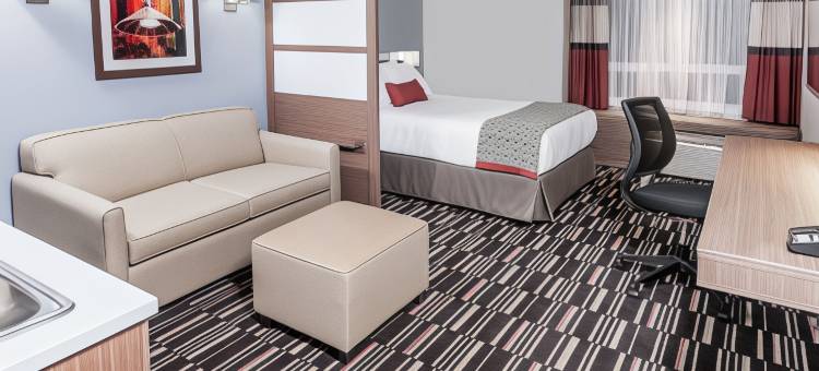 麦克默里堡麦客达套房酒店(Microtel Inn & Suites by Wyndham Fort McMurray)图片