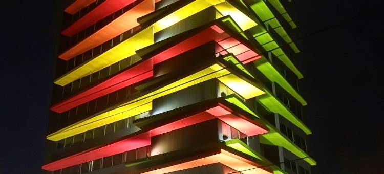 泗水达玛胡萨达麦克斯万酒店(MaxOneHotels at Dharmahusada Surabaya)图片