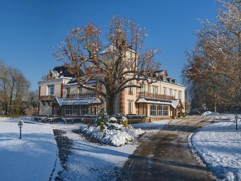 邦东斯古堡酒店