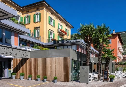 Hotel Lago di GardaHotel Overview