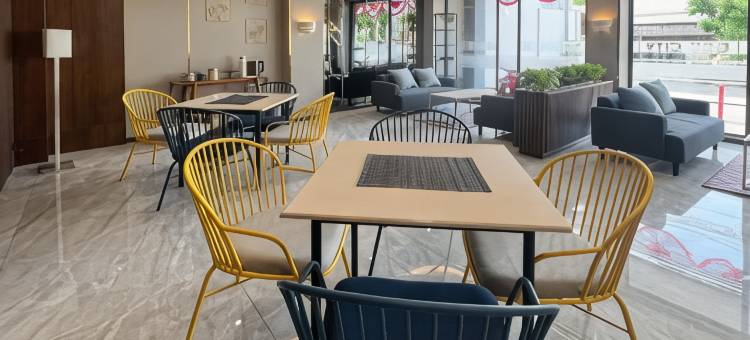 盒城酒店莫佐克托(Box City Hotel Mojokerto)图片