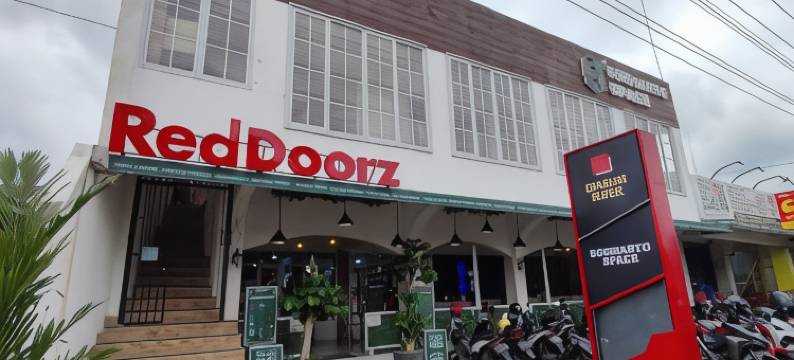 RedDoorz Near Rita Super Mall Purwokerto图片