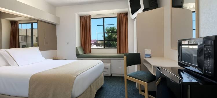 阿林顿/达拉斯地区温德姆麦客达套房酒店(Travelodge by Wyndham Arlington/Dallas Area)图片