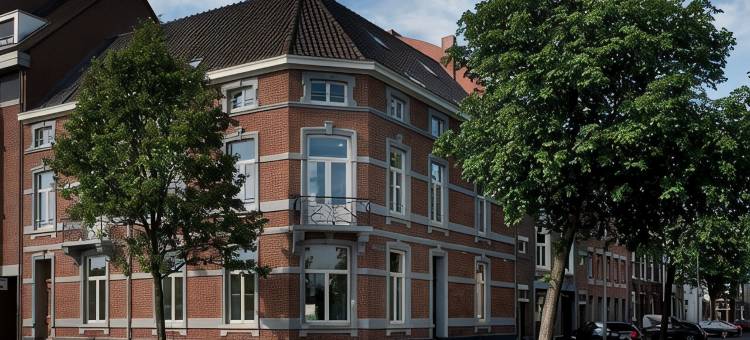 联排别墅设计水疗酒店(Townhouse Hotel & Spa Maastricht)图片