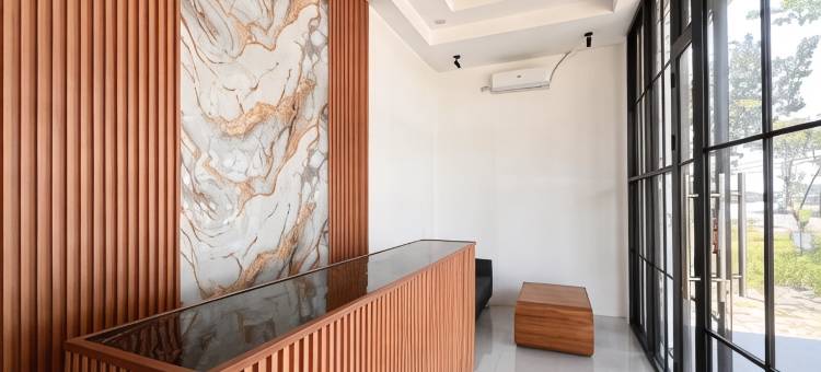 RedDoorz near Alun Alun Tanjunganom Nganjuk 2图片