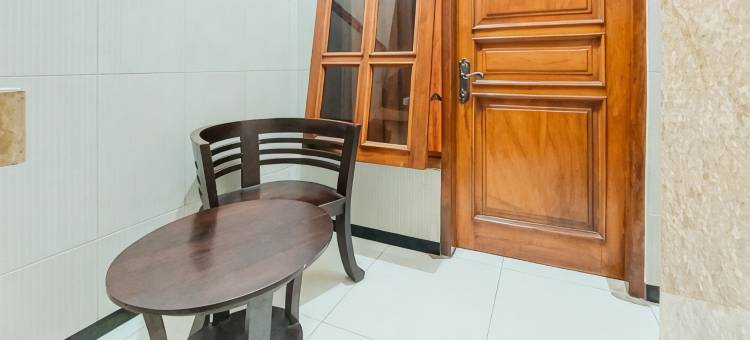 Hotel Shinta 2 Near Alun Alun Kertosono Mitra RedDoorz图片