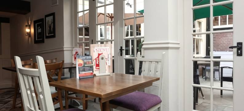 原白鹿 - 令伍特马斯顿旅馆(Original White Hart, Ringwood by Marston's Inns)图片