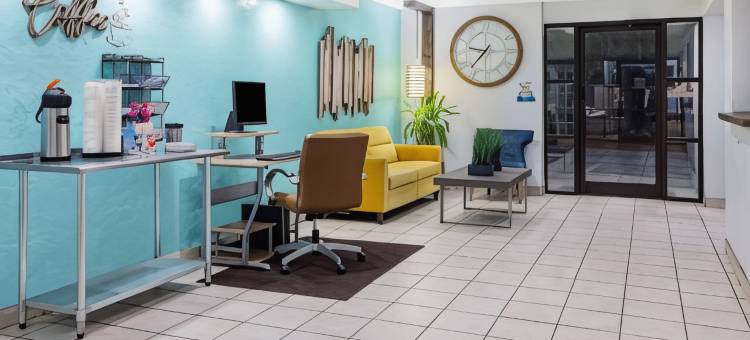 罗利格伦伍德-克拉布特里戴斯酒店(Days Inn by Wyndham Raleigh Glenwood-Crabtree)图片