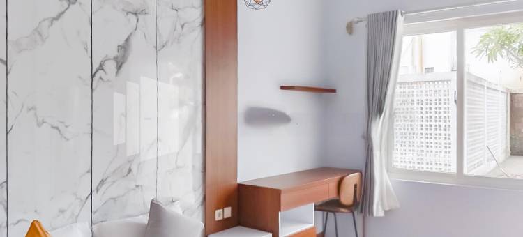 Khayrizsan Guest House Mitra RedDoorz图片