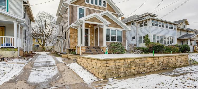 温暖舒适的曼斯费尔德之家：带露台，燃气火炉桌！(Warm and Cozy Mansfield Home Deck, Gas Fire Table!)图片