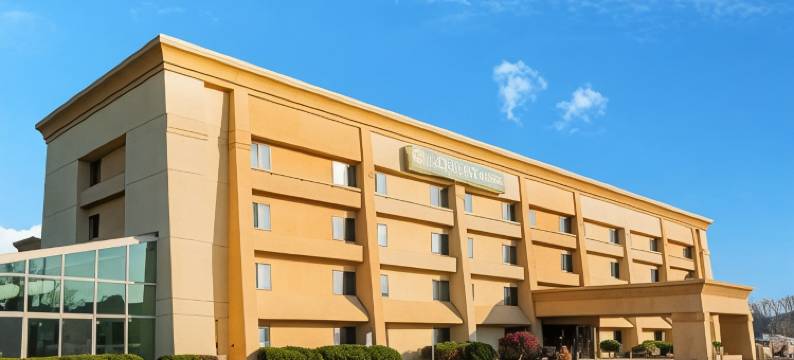 曼斯费尔德拉昆塔温德姆套房酒店(La Quinta Inn & Suites by Wyndham Mansfield Oh)图片