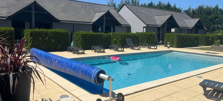 迪内尤乡村酒店(Les Dineux Village)图片