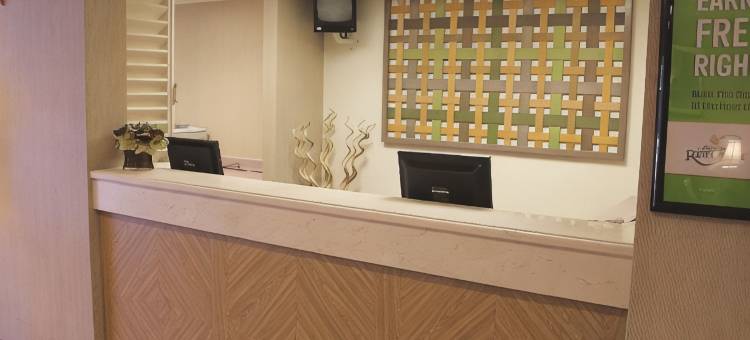 黎明城索格拉斯米尔斯拉昆塔温德姆套房酒店(La Quinta Inn & Suites by Wyndham Sawgrass)图片