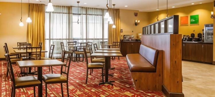 拜伦华纳罗宾斯舒适套房酒店(Comfort Suites Byron Warner Robins)图片