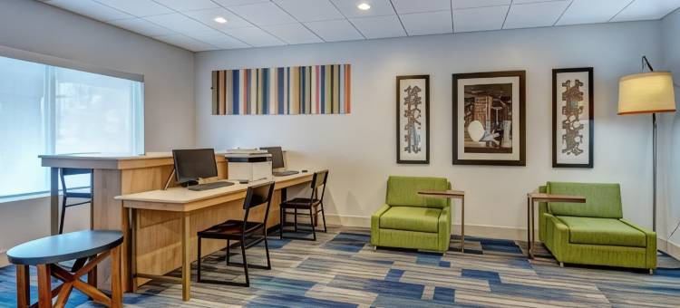 智选假日套房酒店伍德布里奇(Holiday Inn Express & Suites Woodbridge)图片