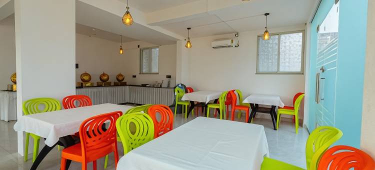 Treebo the Tree图片