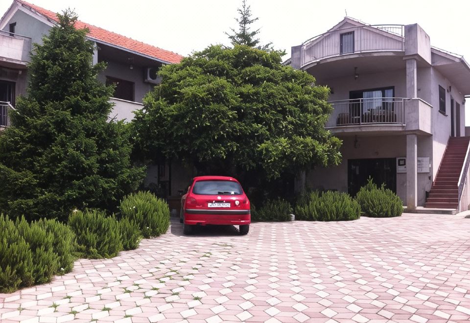 Eridan ApartmentHotel Overview