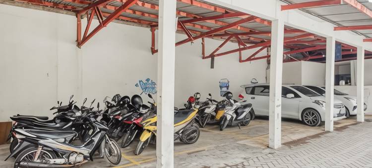 近银河购物中心红门旅馆(RedDoorz Plus Near Galaxy Mall)图片