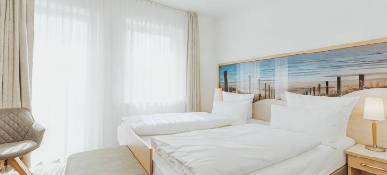 四季公园酒店库隆斯博恩(Parkhotel IV Jahreszeiten Kühlungsborn)图片