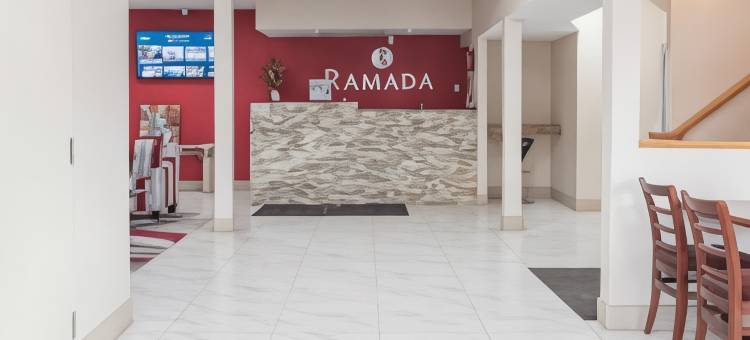 温德姆100英里华美达酒店(Ramada by Wyndham 100 Mile House)图片