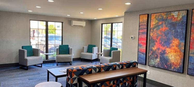 列克星敦拉昆塔温德姆酒店(La Quinta Inn Lexington/Horse Park)图片