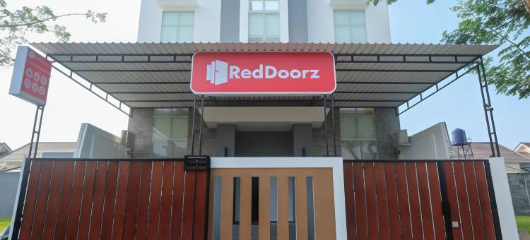 RedDoorz Near Kawasan Bandara Ahmad Yani Semarang 2图片