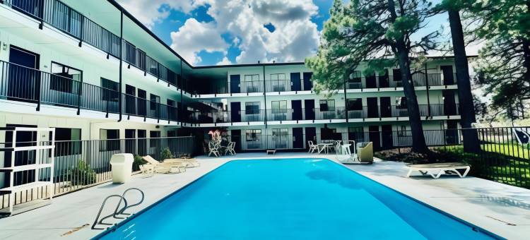 费拉格尔斯塔夫西6号汽车旅馆- 林场村店(Motel 6 Flagstaff, AZ - West - Woodland Village)图片