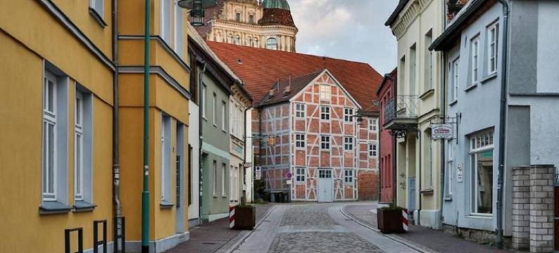 卡蒙兹别墅潘森酒店(Hotel & Pension Villa Camenz)图片