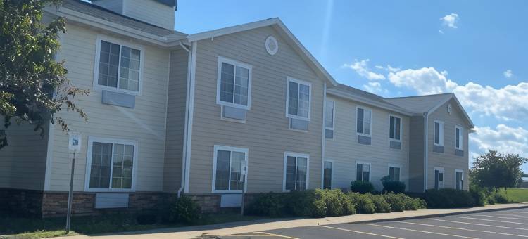 奥什科甚美吟温德姆酒店(AmericInn by Wyndham Oshkosh)图片