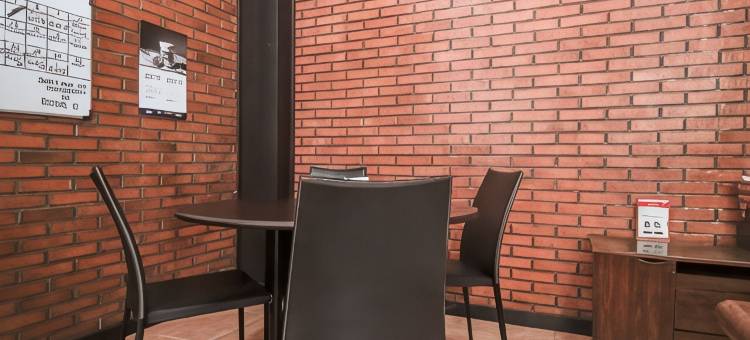 东吉朗达红门旅馆(RedDoorz @ Cilandak Timur)图片