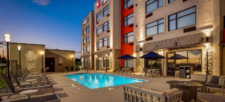 瓦瑞诺宾贝斯特韦斯特优质行政公寓(Best Western Plus Executive Residency Rigbys Water World Hotel)图片