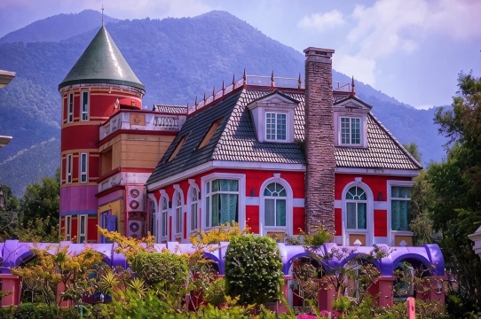 Victoria Castel Hotel Overview