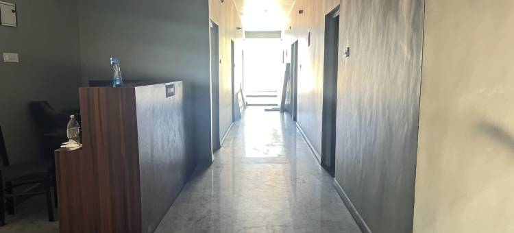 Hotel O the Glide Inn Hotel & Restaurant图片