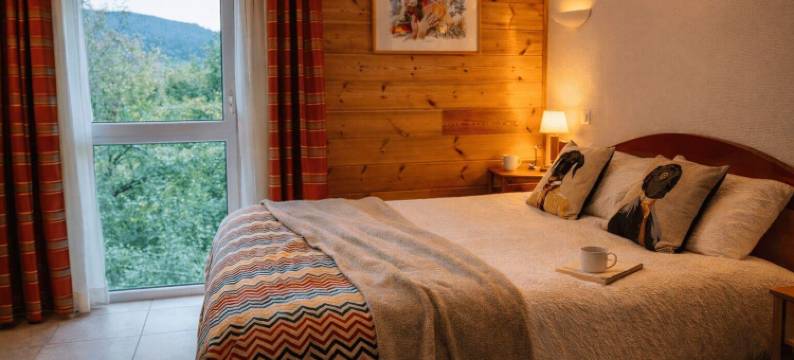 洛吉斯湖泊酒店及餐厅(Logis Hôtel & Restaurant des Lacs)图片